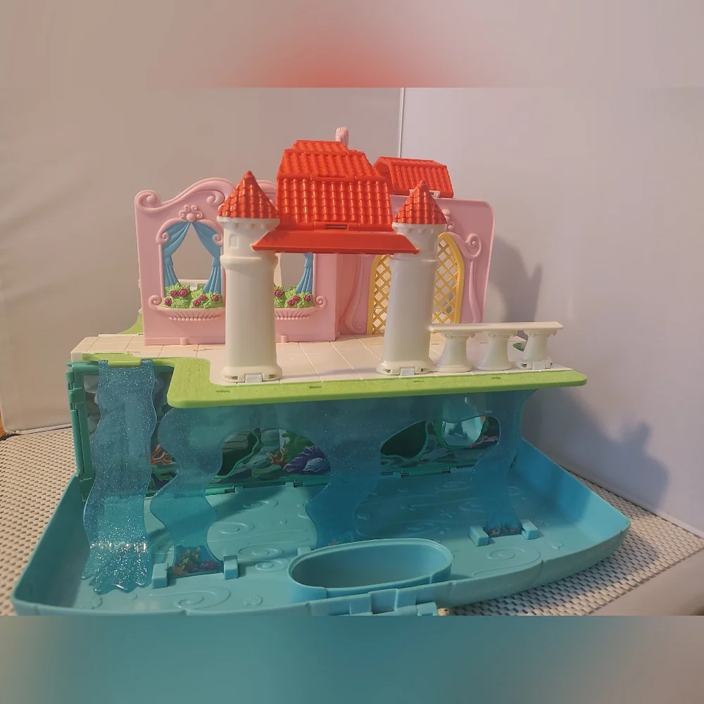 Disney Little Mermaid Underwater Castle Pop Up Pack And Go Toy Gently Used